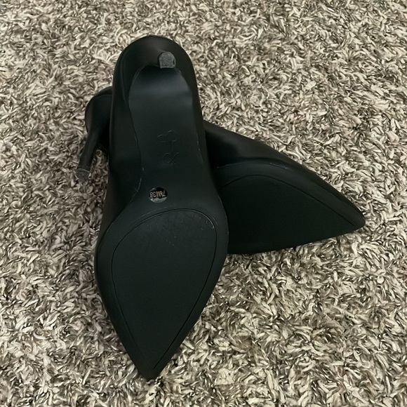 Jessica Simpson Pumps - Picture 3 of 3